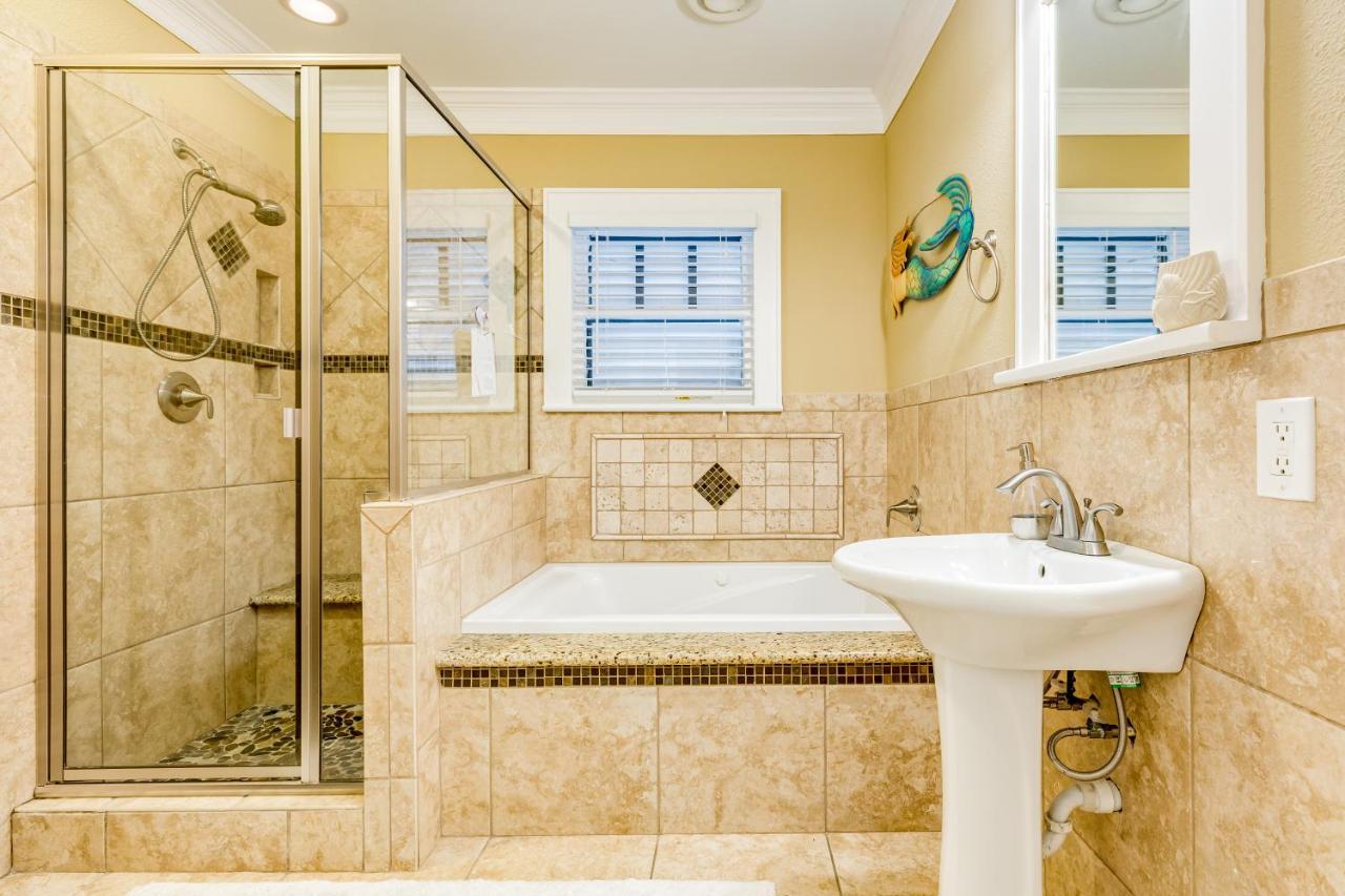 Nautical Niche- Upstairs Villa กาลเวสตัน ภายนอก รูปภาพ